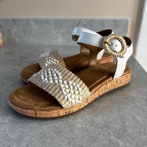 Earth White Ankle Strap Sandals - Picture 1 of 6